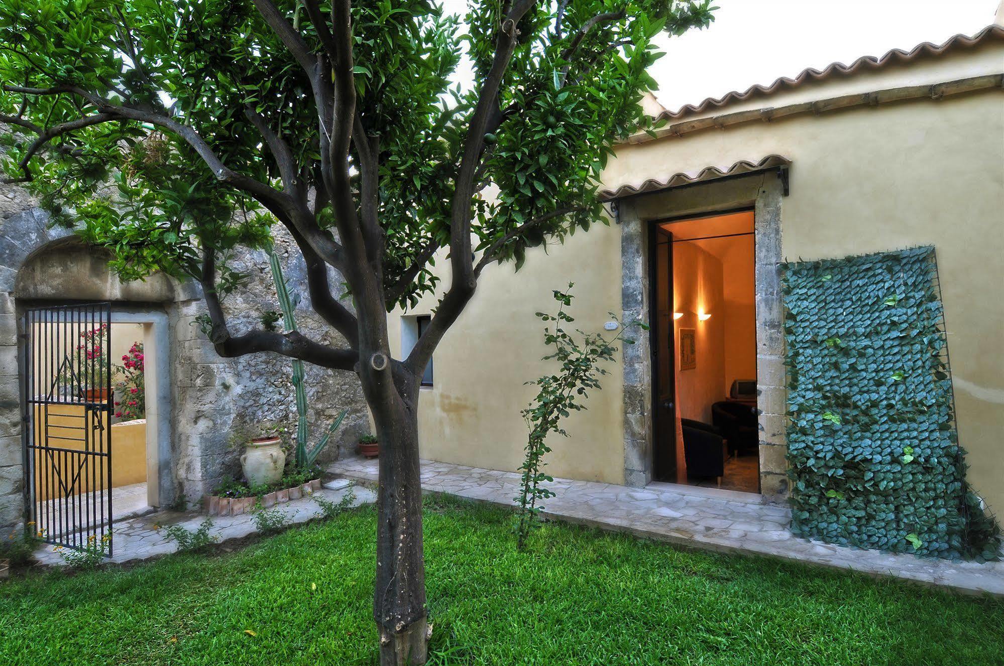 Bed and Breakfast Il Giardino Del Barocco Noto Exteriér fotografie